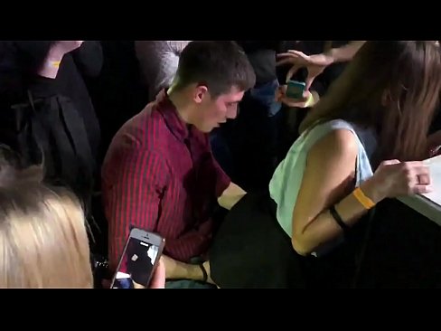 ❤️ ロシアのナイトクラブでリアルセックス。18歳のロシア人少女がナイトクラブで肛門と膣を犯される ❌ at us ja.mrpornogratis.ru ❌️❤